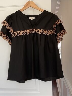 entro Black Short-Sleeve Blouse with Leopard-Trim Ruffles